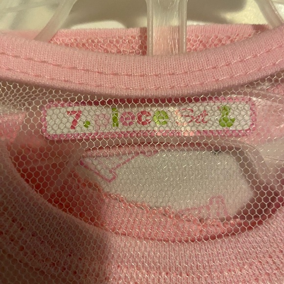 Duck Duck Goose 7 Piece Baby Girl Layette Gift Set - Picture 3 of 4